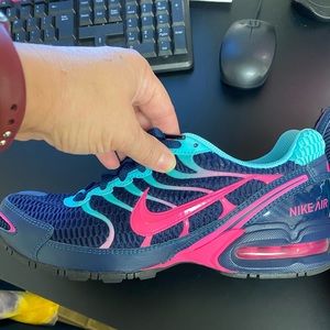 Nike Torch 4 tennis shoes